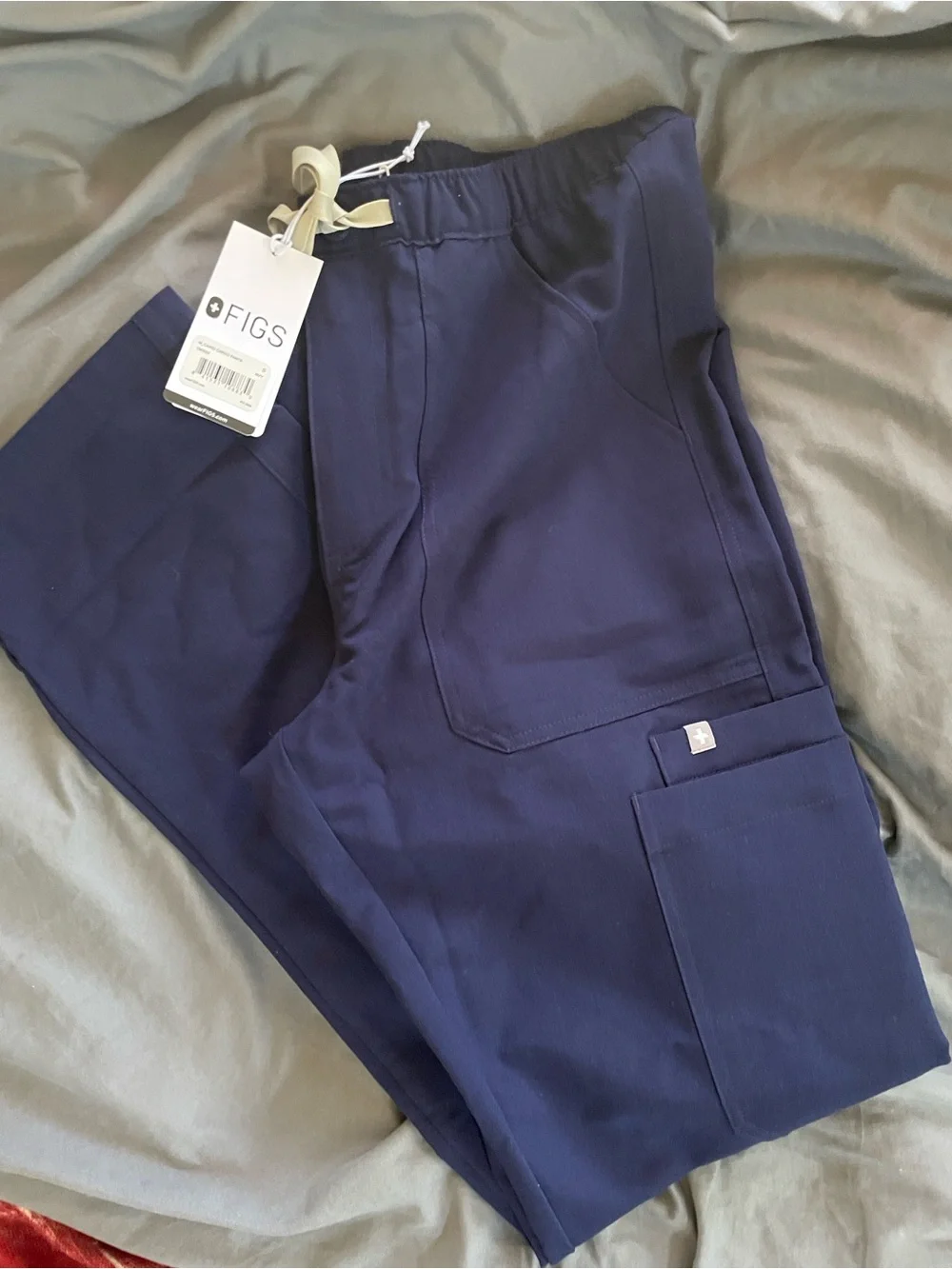 NWT FIGS Men's Cairo Cargo Straight-Leg Scrub Pants - Navy Blue - Size Small